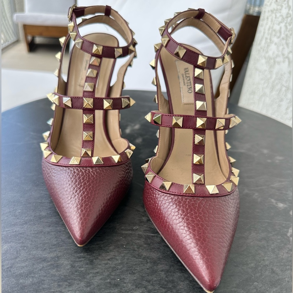 Valentino Rockstud Pumps